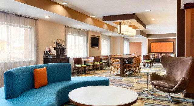 Fairfield Inn & Suites Toledo Maumee, Reserva ahora Hotel Hoteles en Maumee con piscina, Piscina