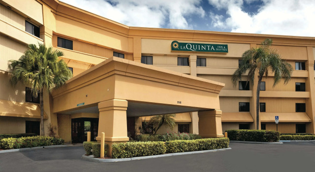 La Quinta Inn & Suites by Wyndham Miami Airport East