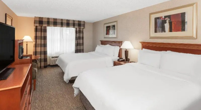 Двухместный номер Standard Holiday Inn Express Hotel & Suites Tilton - Lakes Region