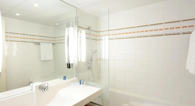 Klasik çift kişilik oda Novotel Perpignan