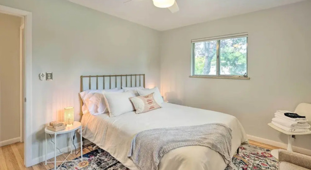 Коттедж < 3 Mi to Pearl St: Home w/ Large Yard in Boulder