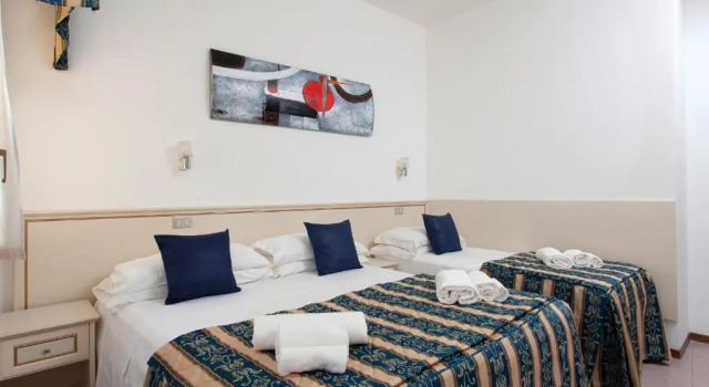 Четырёхместный номер Standard Hotel Schiller
