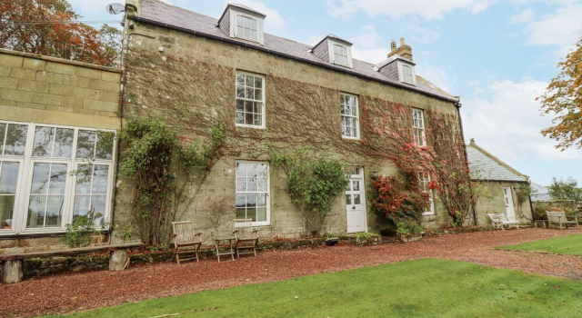 Elford Farmhouse, Buchen Sie Ferienhaus Hotels in Schottland mit Parkplatz, Parkplätze