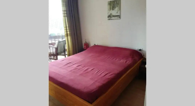 Apartament a Roses. Terrassa i piscina comunitaria