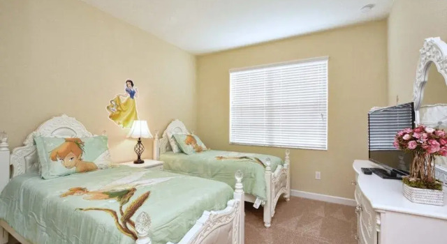Paradise Palms-5 Bedroom w/pool - 3507PP Home by RedAwning