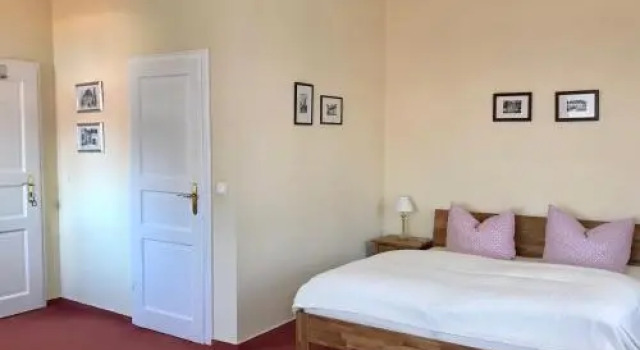 Pension Villa Gisela, Забронировать Вилла Отели Веймара 3 звезды, рядом с Weimar Berkaer Station, 3*