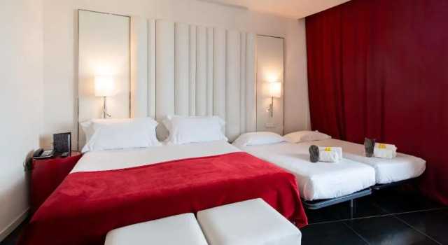Четырёхместный номер Hotel Porta Fira Sup