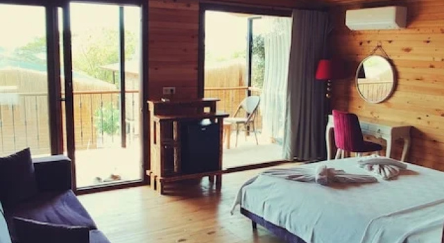 Коттедж Comfort с балконом и с видом на сад Rocas Roja Beach Hotel