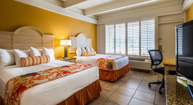 Четырёхместный номер Standard Best Western Plus Yacht Harbor Inn
