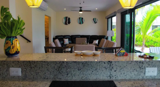 Corcomoran Luxury Beachfront house, Prenota Hotel Telchac Puerto 