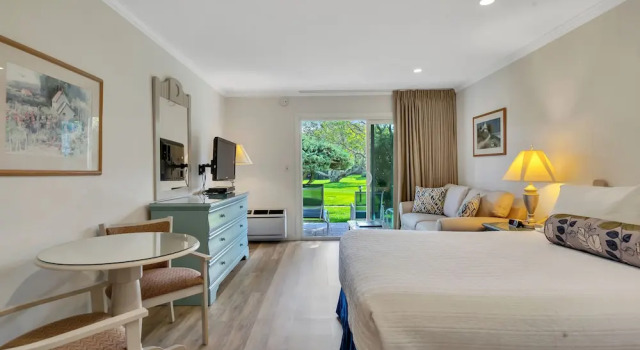 Двухместная студия East Hampton House Resort