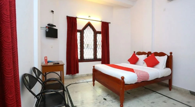 Oyo 16717 Sreekrishna Kailas Inn, Забронировать Отель Отели штата Кералы с парковкой, Парковка