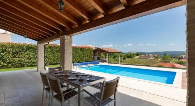 Вилла с 4 комнатами Villa Vor Ort