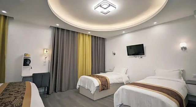 Четырёхместный номер Standard KYRIAD ROUEN SUD - Sotteville les Rouen