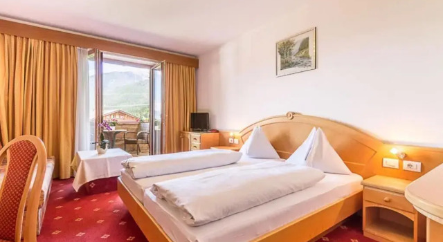 Трёхместный номер Standard с видом на горы Hotel Montani