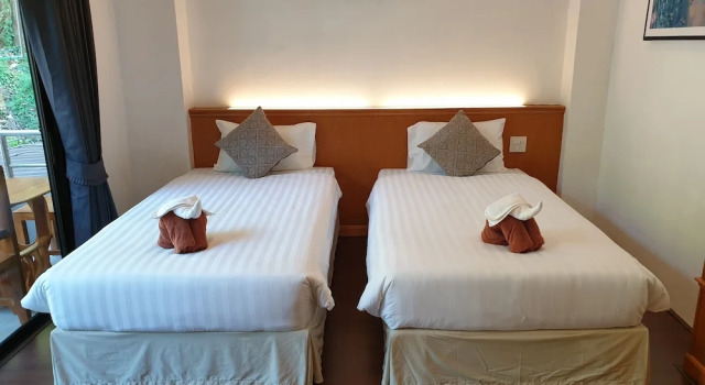 OYO 853 The Grand Koh Chang Hotel