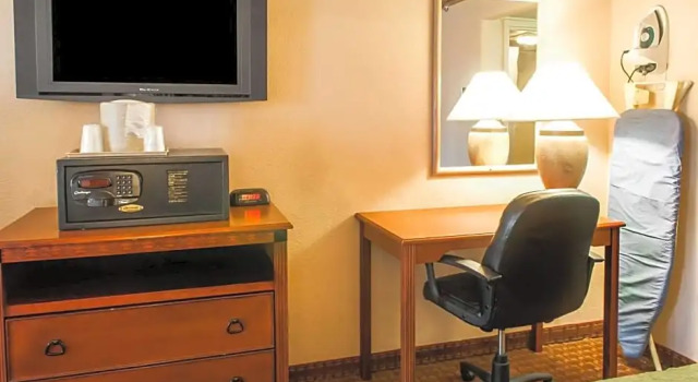 Люкс Quality Inn & Suites Las Cruces - University Area