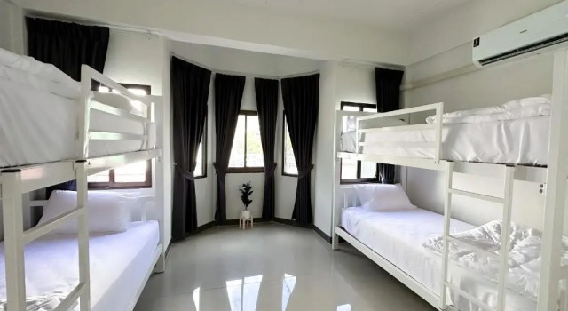 Кровать в общем номере (женский номер) MONTANA Hotel & Hostel Phuket