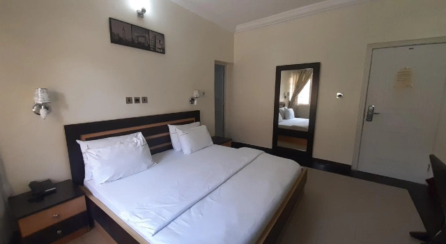 Люкс Executive Top-Notch Suites and Apartment