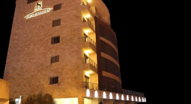Полулюкс с балконом Jounieh Suites Boutique Hotel