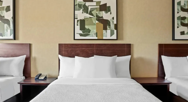Номер Deluxe Ramada by Wyndham Drumheller Hotel & Suites