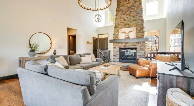 Half-mi to Skiing: Gorgeous Granby Ranch Home!