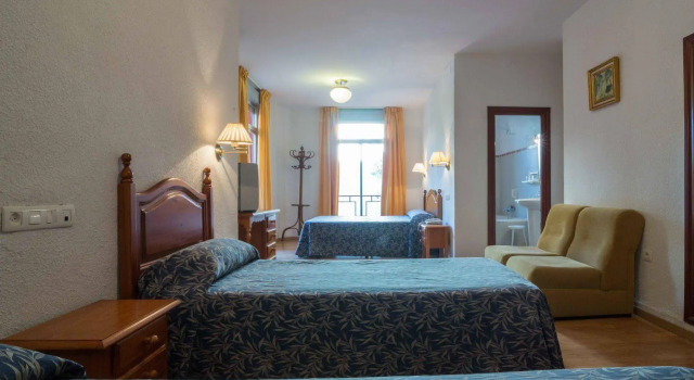 Hotel Andalucia, Забронировать Отель Отели Ланхарон с бассейном, Бассейн