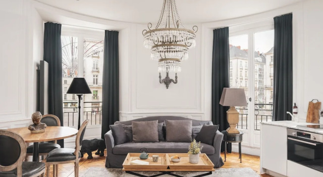 Апартаменты Appartements Place Royale - Maisons du Monde Hôtel & Suites