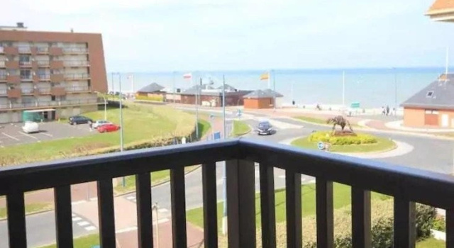 Studio 21m2 vue mer avec balcon villers-sur-mer, Забронировать Апартаменты/квартира Отели Виллер-сюр-Мер с парковкой, Парковка