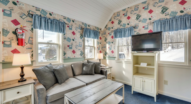 1 Mi to Black Mountain: Home w/ Hot Tub Access, Prenota Casa vacanze Cottage a Jackson, vicino a Jackson Falls, Cottage