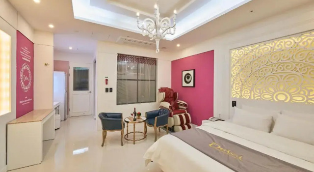 Полулюкс Dubai Hotel