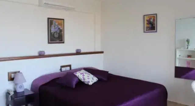 Nergis Otel, Rezerwuj Hotel Hotele w Karaburun z parkingiem, Parking
