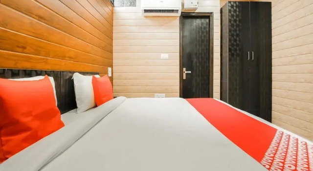 Hotel RS Residency by OYO Rooms, Varaa Hotelli Zirakpur Haryana