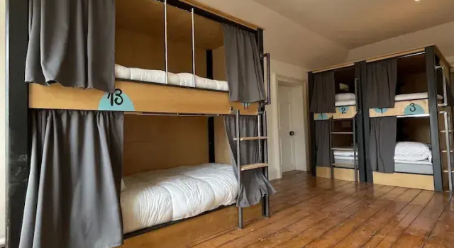 Seng i sovesal Leevin Hostel George