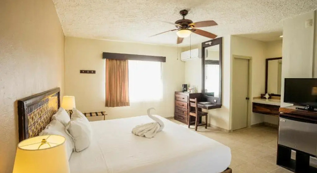 Двухместный номер Standard с видом на сад Petit Lafitte Beach Front Hotel & Bungalows