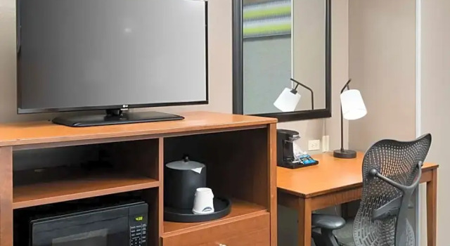 Двухместный номер Hearing Accessible Hampton Inn & Suites Chicago North Shore