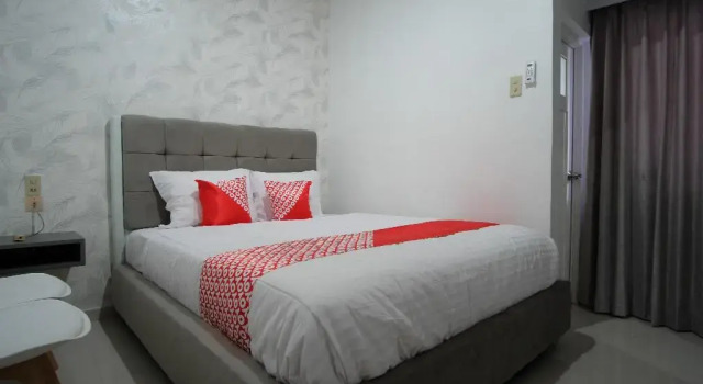 Люкс OYO 487 Gajah Mada Hotel