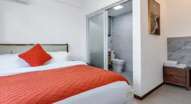 Люкс с 2 комнатами с видом на море Sanya Haimiya Seaview Surf Hotel (Houhai Village Branch)