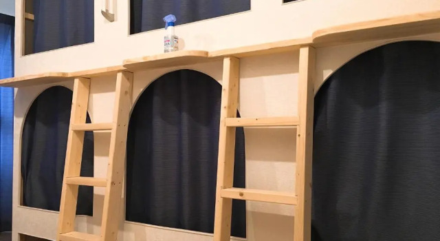 Кровать в общем номере Hiroshima Guesthouse HARU