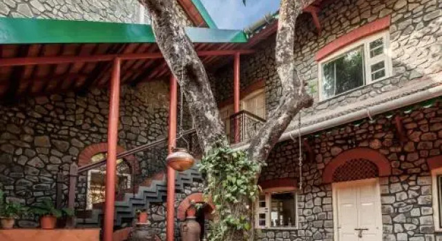 Retreat on Cloud 9 by Vista Rooms