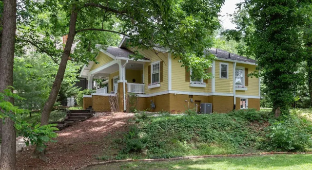 Люкс с 2 комнатами Cedar Crest Inn