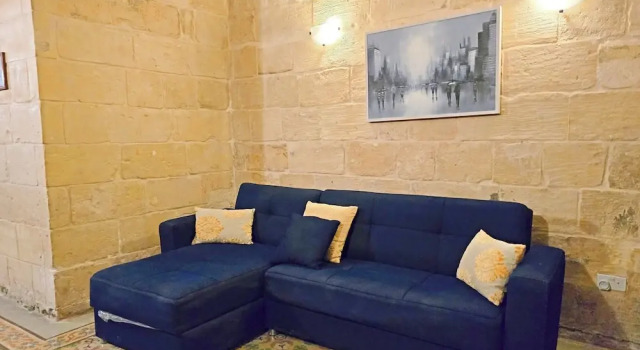 Maltese-Style APT - 5 mins from Valletta