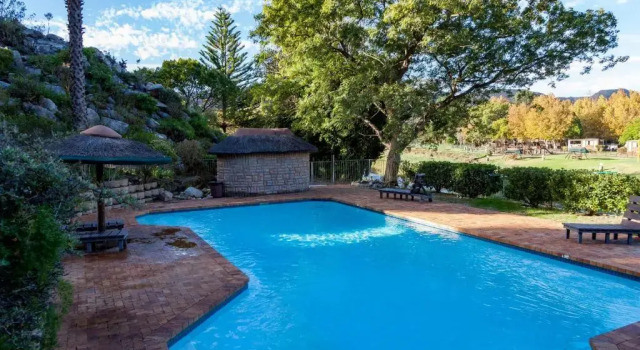 Вилла Luxury Montagu Springs Resort