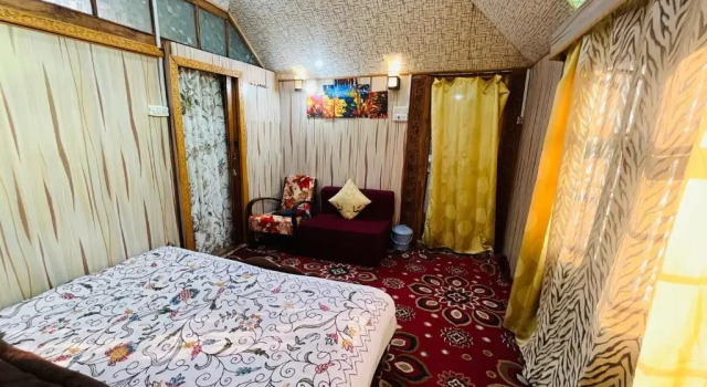 Двухместный номер Deluxe Young Shahzada Group of Houseboats