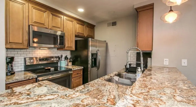 Коттедж с 2 комнатами Stylish Updated 2 Bdrm Near Old Town Scottsdale!