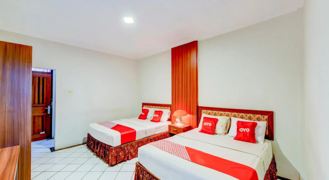 Family Suite OYO 90385 Hotel Cadaka