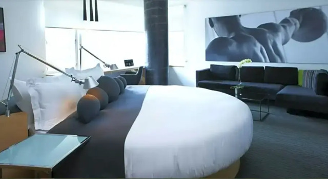 Номер Standard Le Germain Hotel Maple Leaf Square