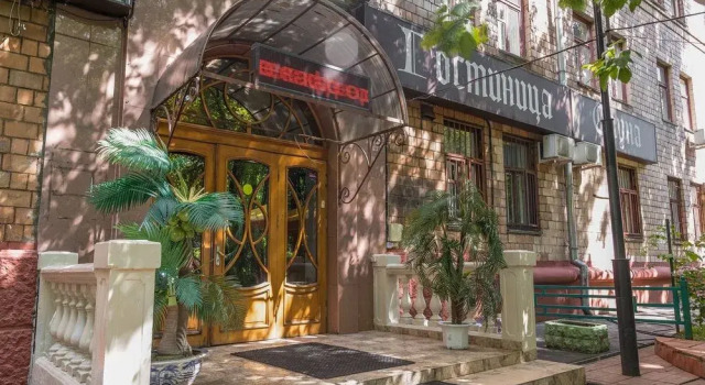 Master Pervomaiskaya, Book Hotel Hotels in VAO Area with a Pool, Swimming Pool