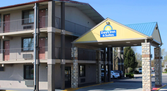 Days Inn & Suites by Wyndham Springfield on I-44, Prenota Locanda Springfield Ozark