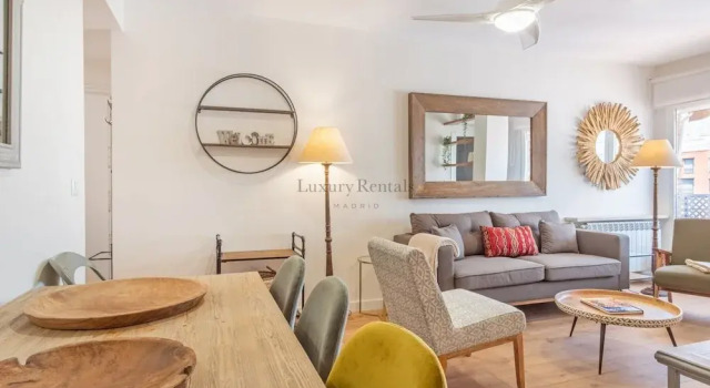 Apartment for 4 in Chamberi ( Plaza Olavide II ), Забронировать Апартаменты/квартира Апартаменты Мадрида, рядом с Институт гомеопатии и больница Сан-Хосе, Апартаменты/квартира
